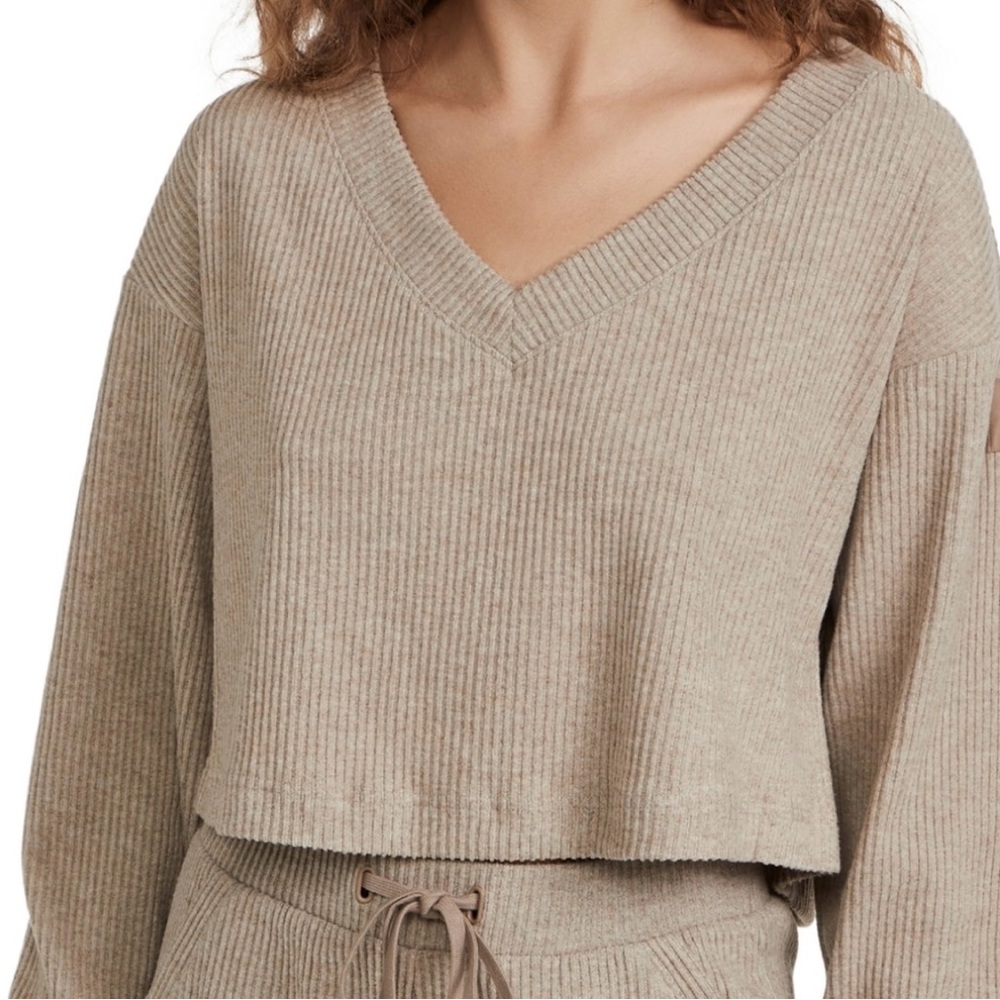 Alo Yoga Muse Ribbed V Neck Cropped Long Sleeve Pullover Shirt Top